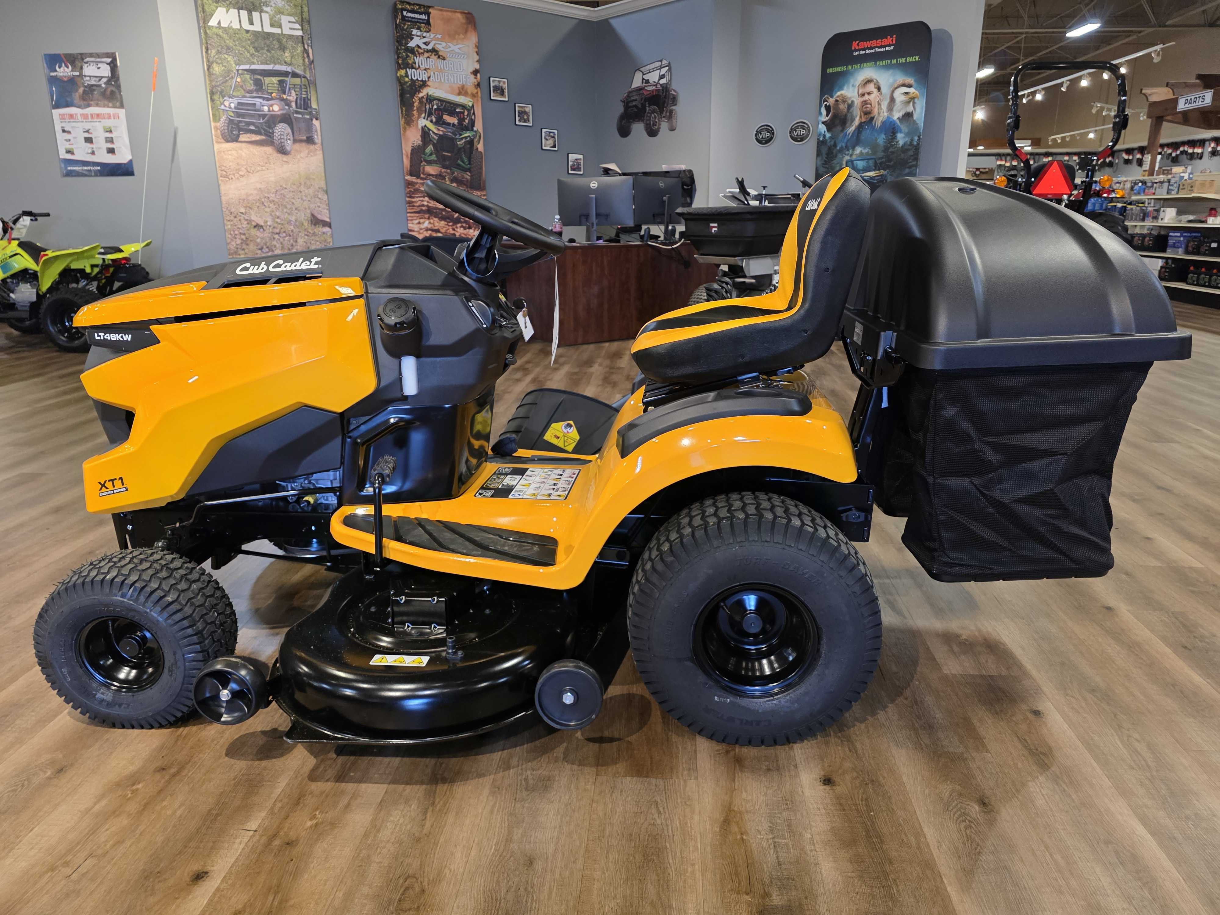2025 Cub Cadet XT1 LT46 Mower-Riding