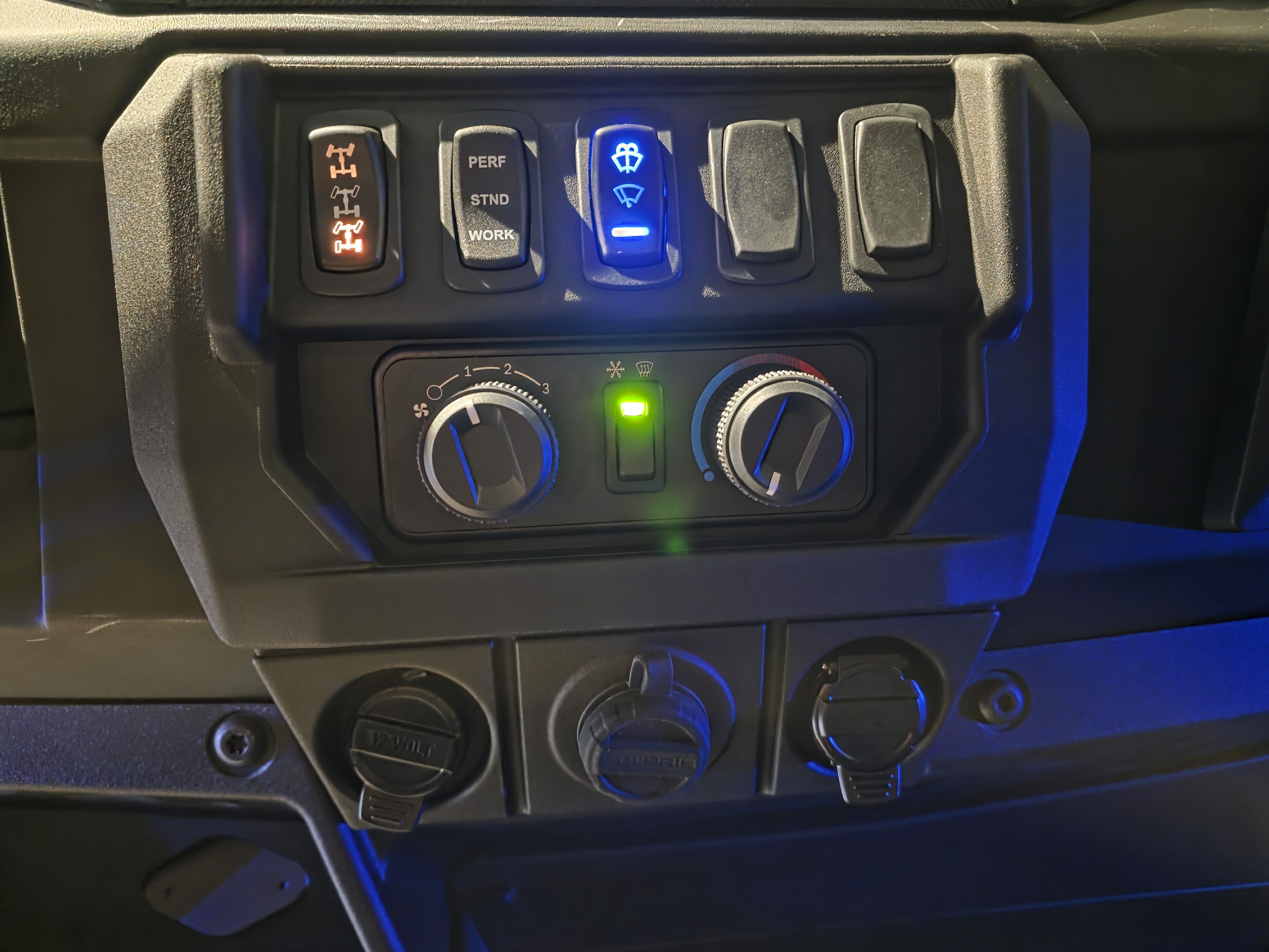 2027 Polaris RANGER CREW XP 1000 NorthStar Texas Edition UTV-Utility