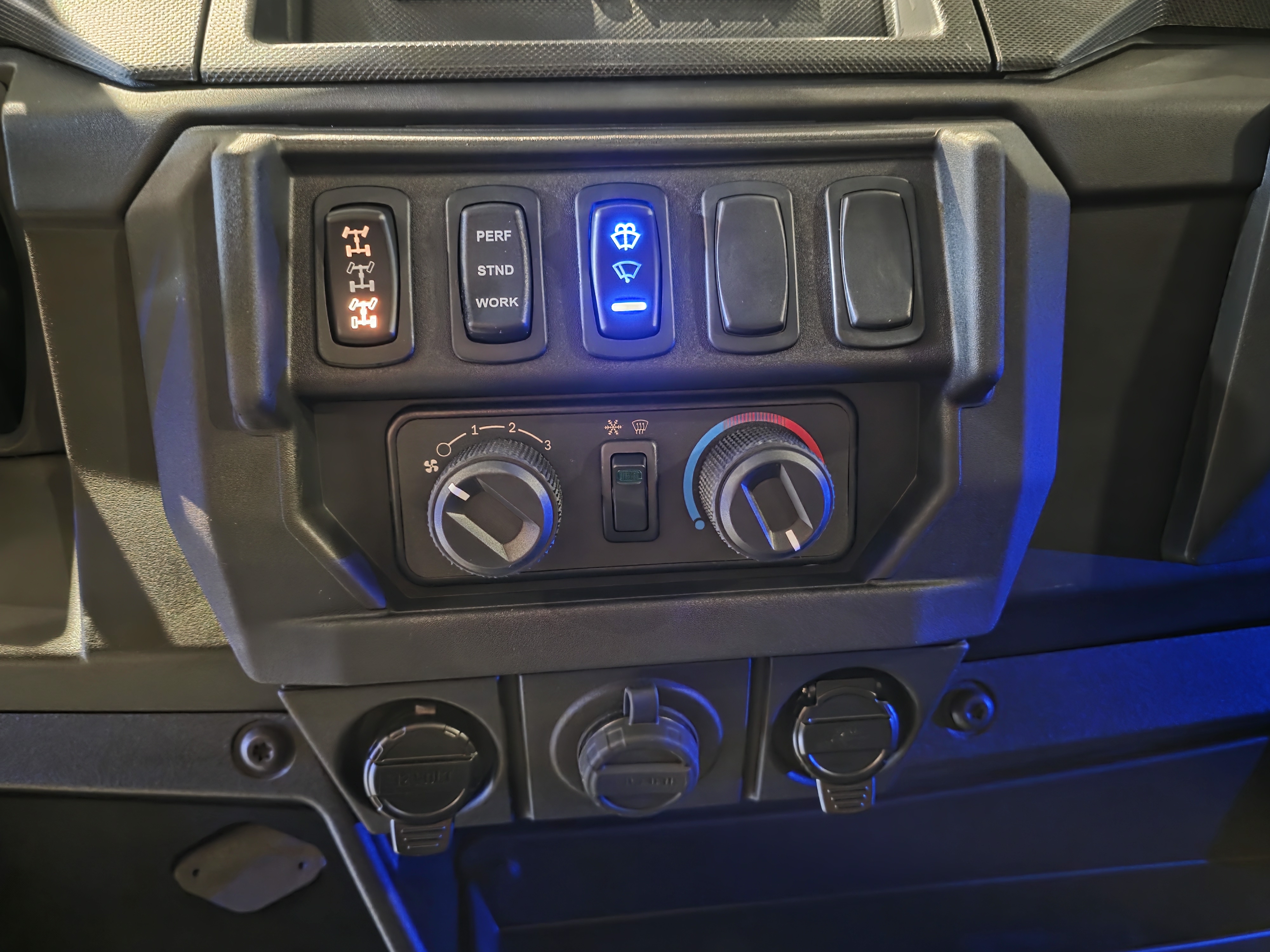 2027 Polaris RANGER CREW XP 1000 NorthStar Ultimate UTV-Utility