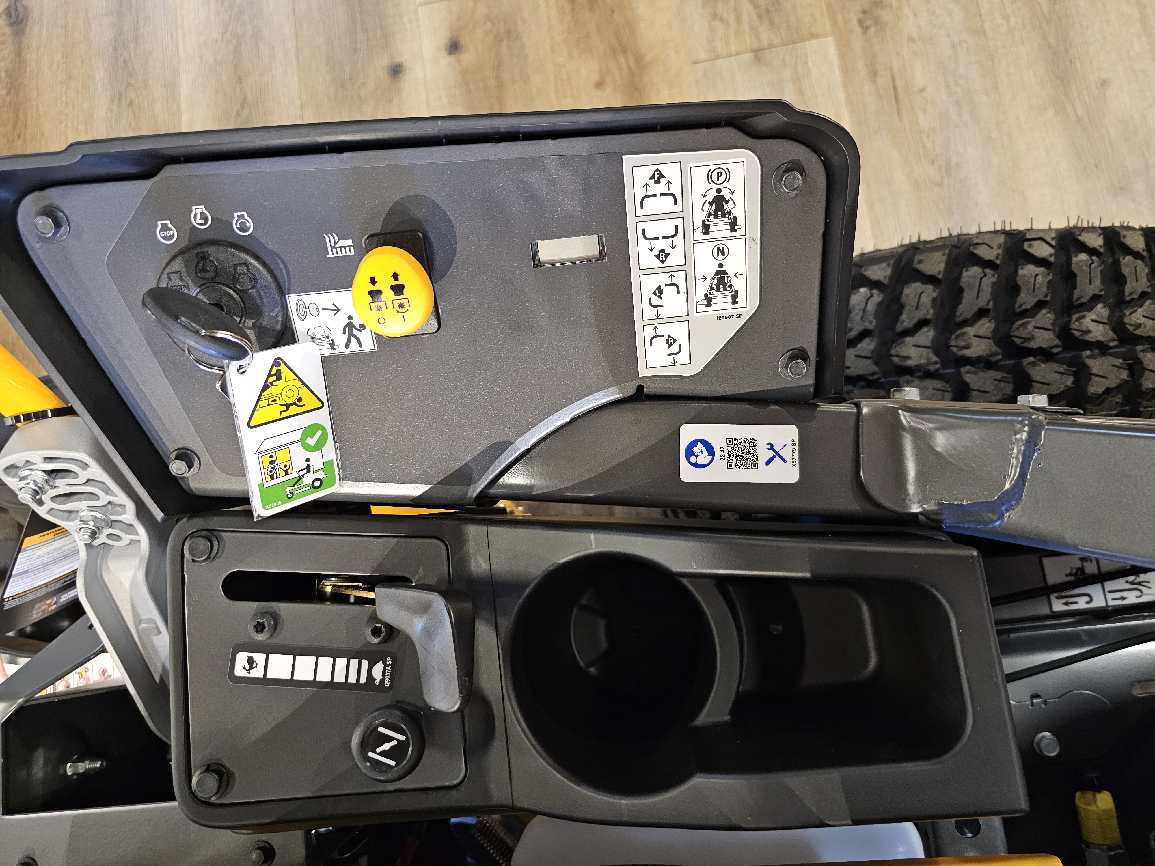 2027 Cub Cadet Z2 42 Mower-ZTR