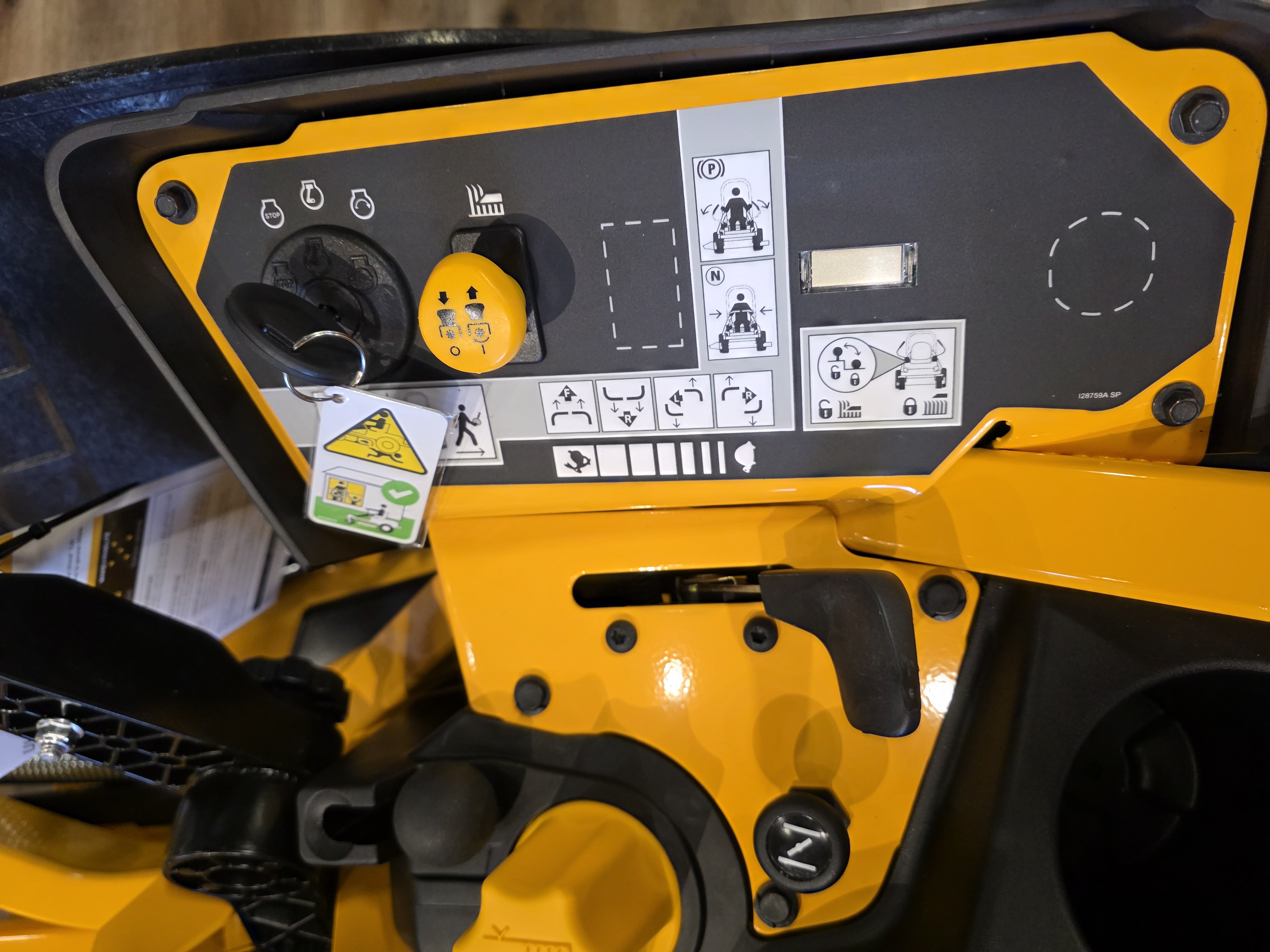 2027 Cub Cadet ZTX4 54 Mower-ZTR