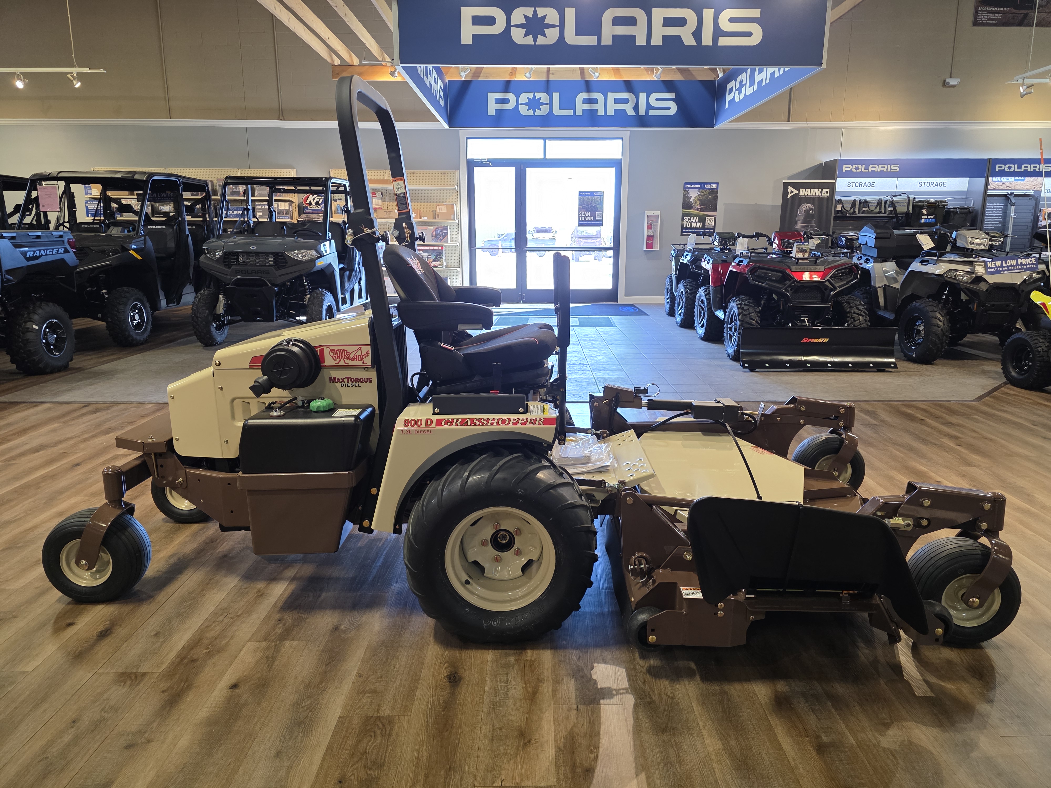2027 Grasshopper 900D 1.3L Mower-ZTR